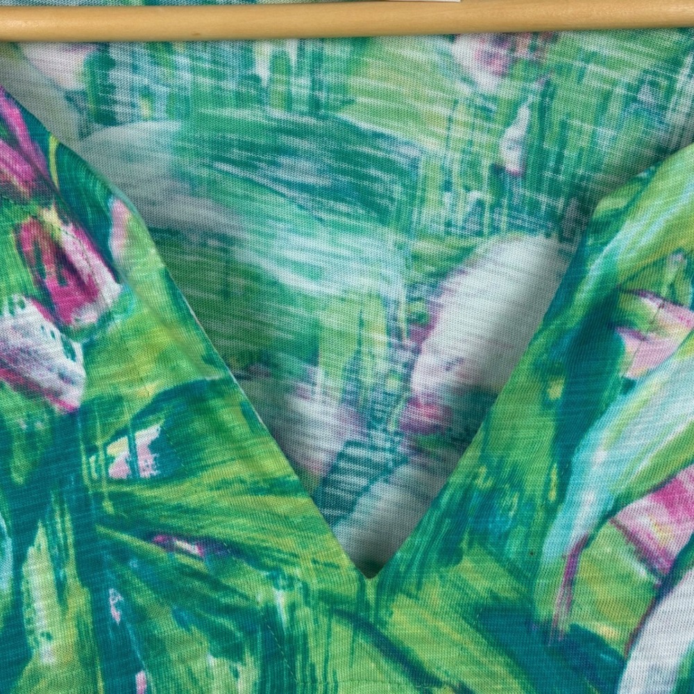 Belle by Kim Gravel 1X Tropical Palm Print Modal Cotton V-Neck Smocked Cuff Top - Picture 4 of 11